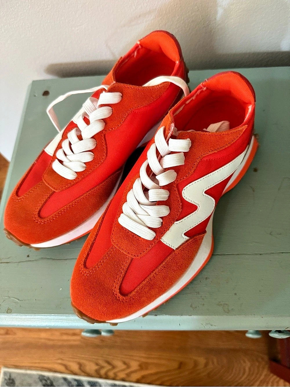 Steve Madden Campo Retro Lace-Up Jogger Sneakers orange and White
